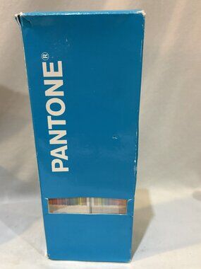 Pantone Formula Guide Coated & Uncoated 2018 Color Palate Sample